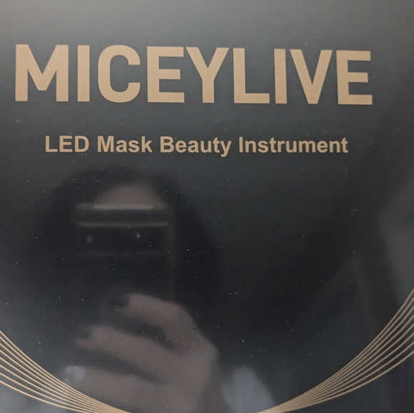 Miceylive LED Mask Beauty Instrument - Picture 1 of 2